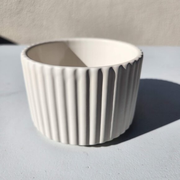 New White Ribbed Bowl Matte Ceramic Pottery Dining Salt Bowl Bathroom Accessory - Picture 2 of 14